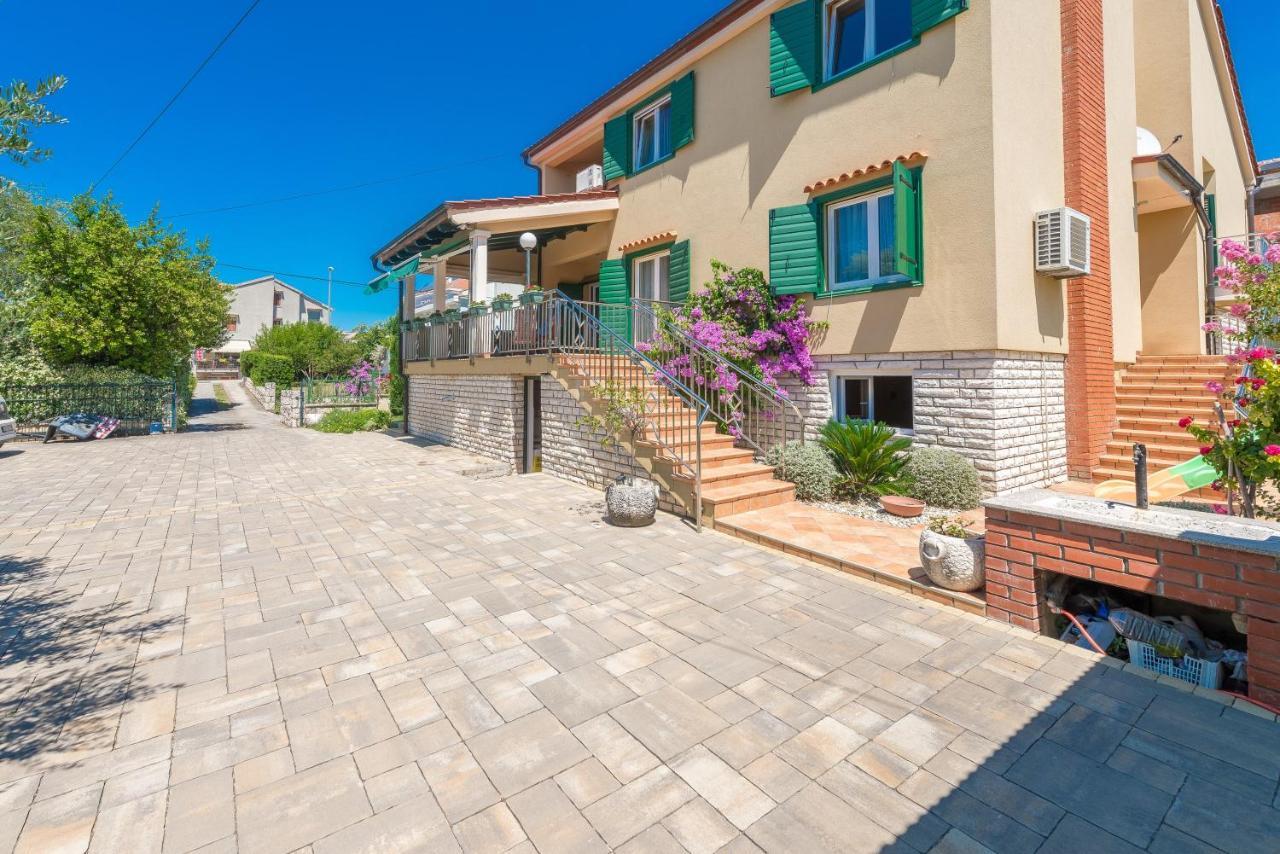 Villa Lux Nina With Six Bedrooms, Private Pool, Sauna ซาดาร์ ภายนอก รูปภาพ