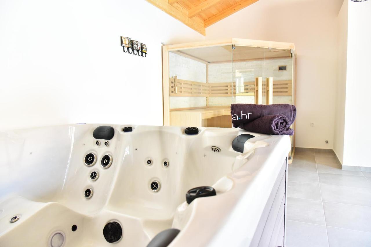 Villa Lux Nina With Six Bedrooms, Private Pool, Sauna ซาดาร์ ภายนอก รูปภาพ