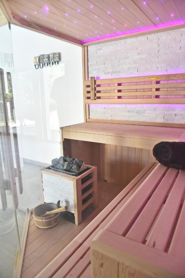 Villa Lux Nina With Six Bedrooms, Private Pool, Sauna ซาดาร์ ภายนอก รูปภาพ