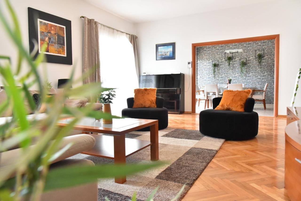 Villa Lux Nina With Six Bedrooms, Private Pool, Sauna ซาดาร์ ภายนอก รูปภาพ