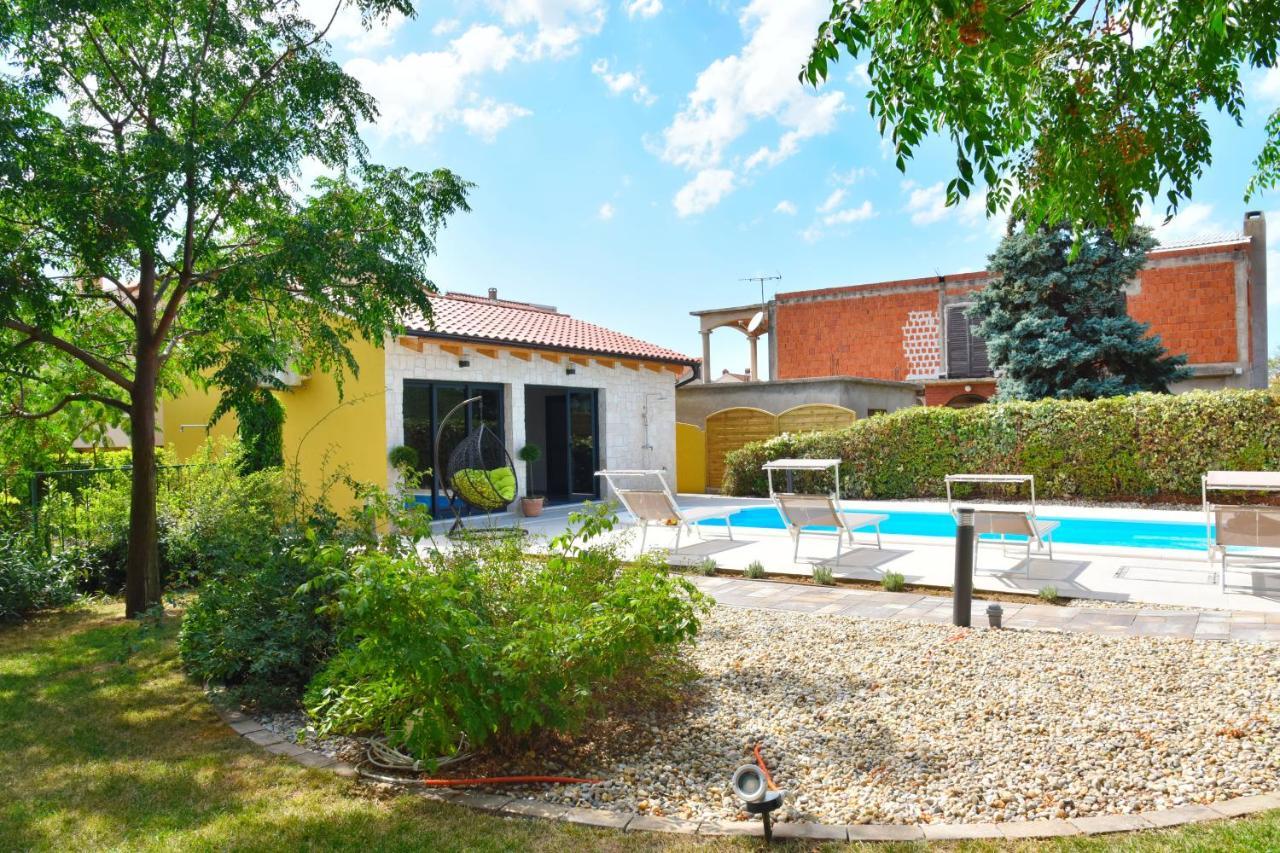 Villa Lux Nina With Six Bedrooms, Private Pool, Sauna ซาดาร์ ภายนอก รูปภาพ